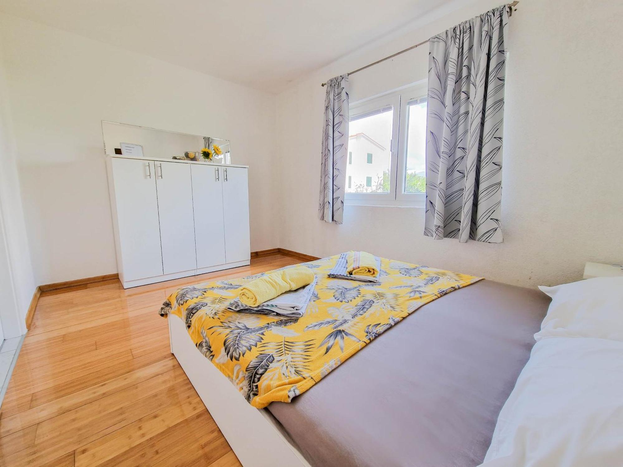 Flip - Flop Apartment Novalja Bagian luar foto