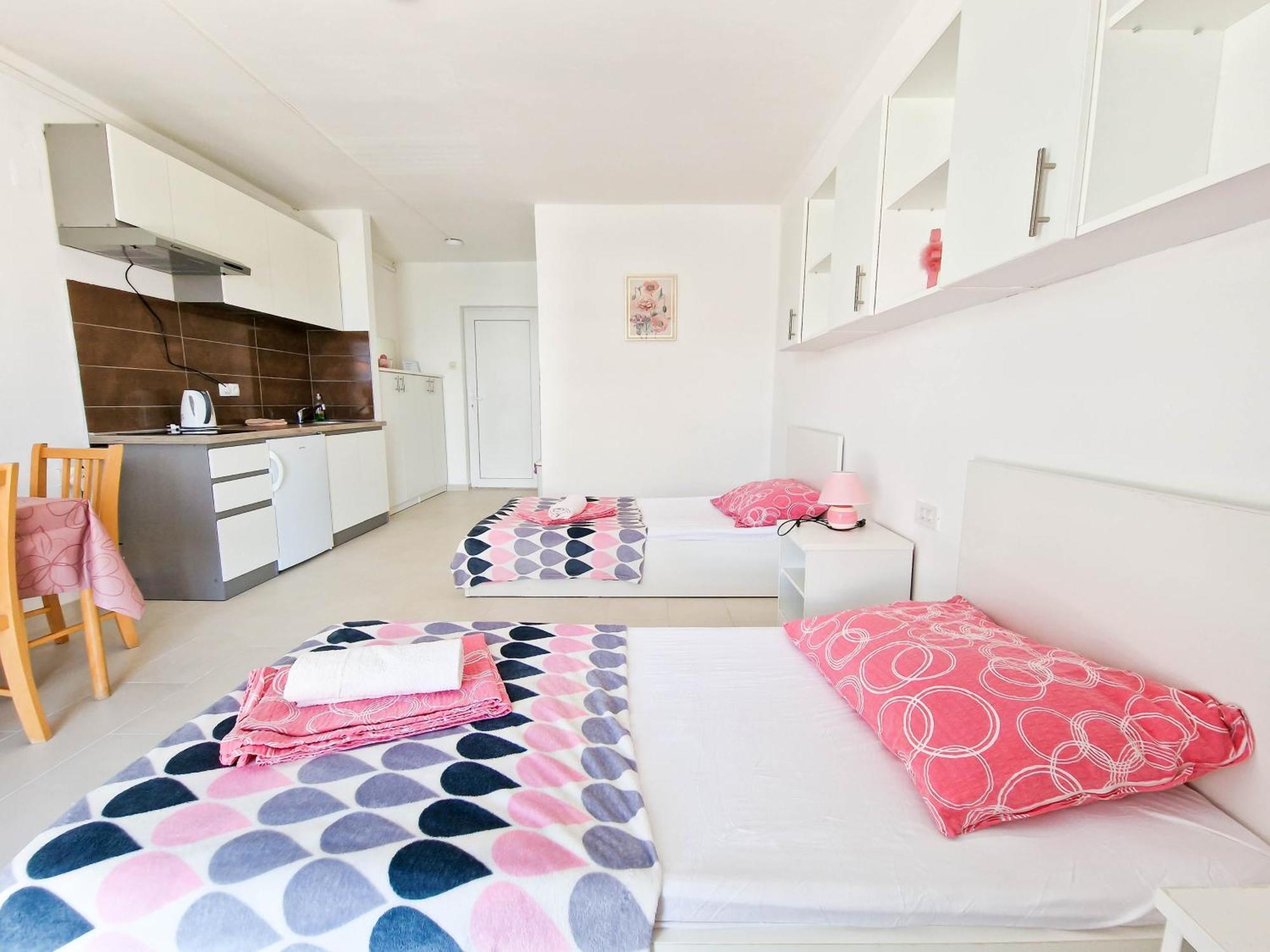 Flip - Flop Apartment Novalja Bagian luar foto