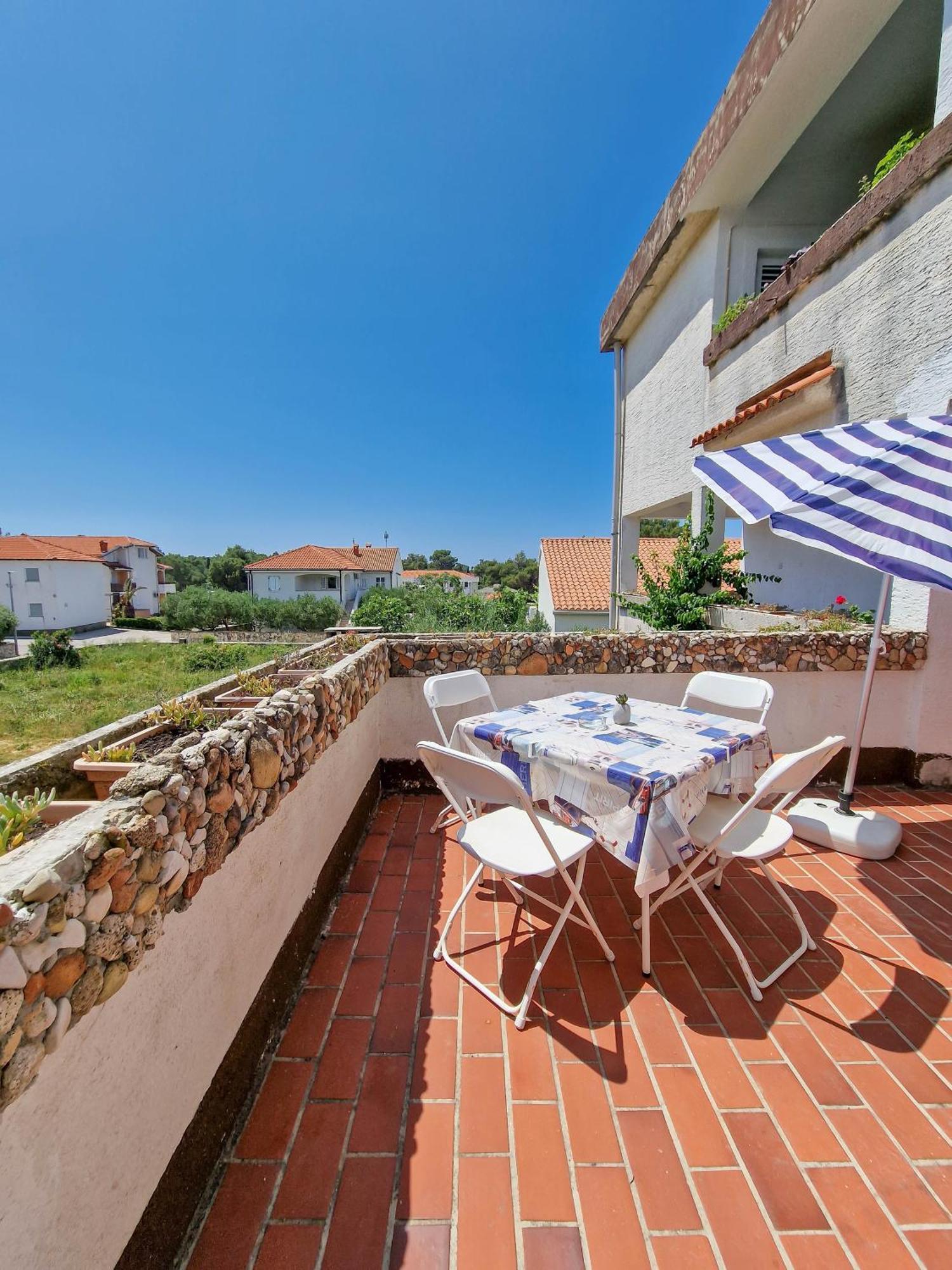Flip - Flop Apartment Novalja Bagian luar foto