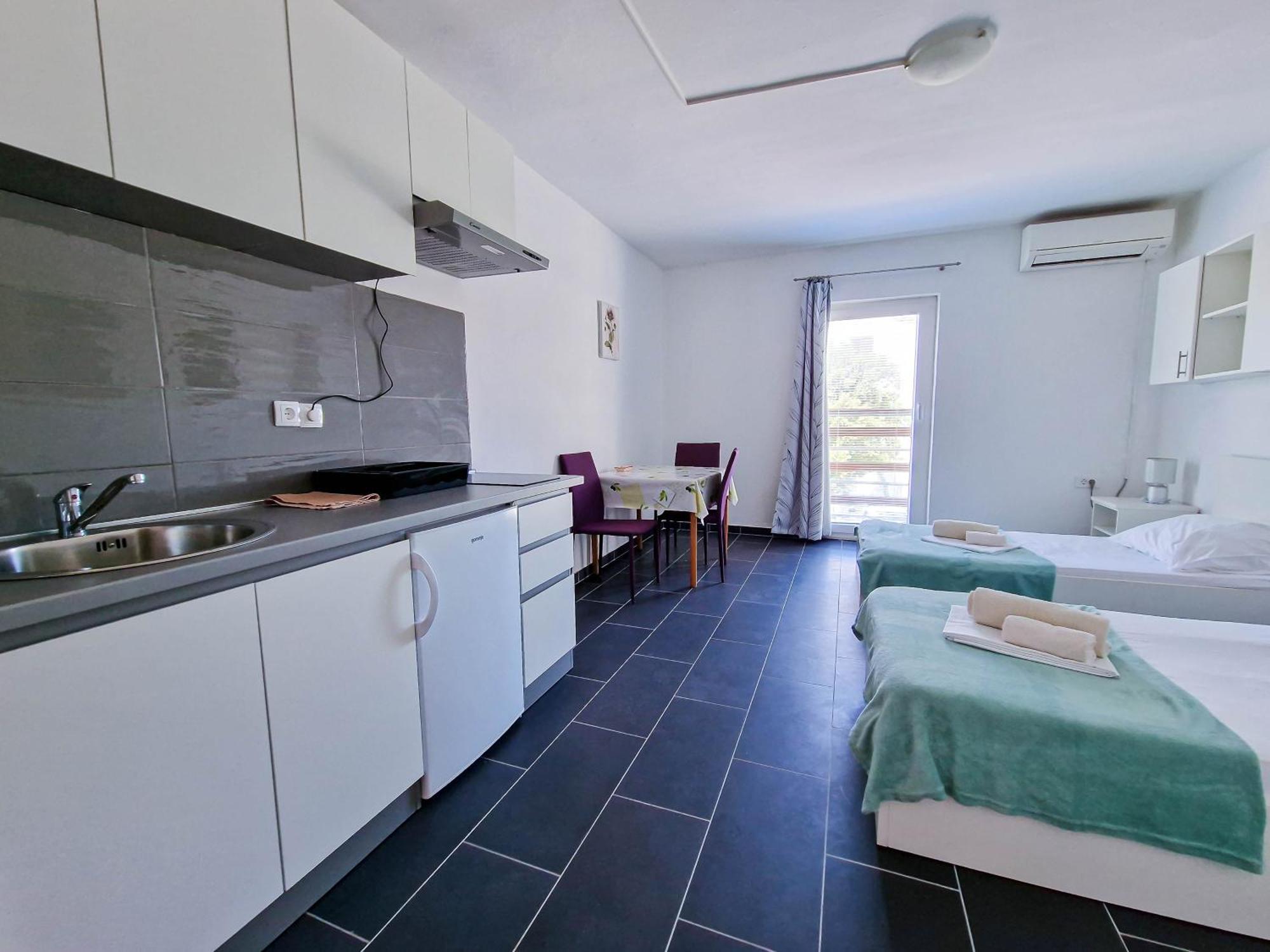 Flip - Flop Apartment Novalja Bagian luar foto