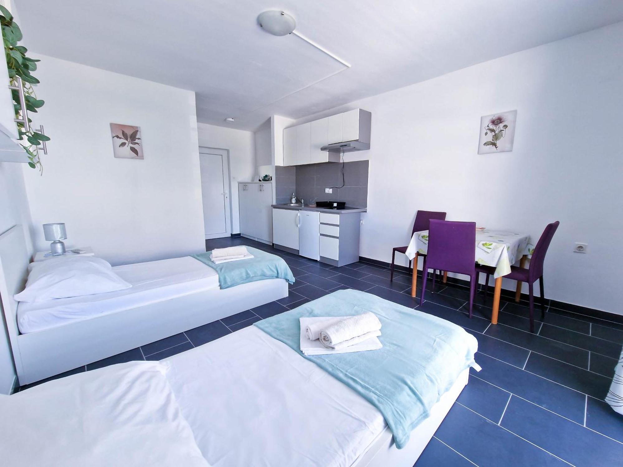 Flip - Flop Apartment Novalja Bagian luar foto